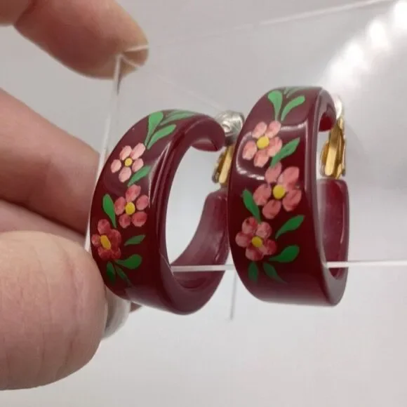 Vintage Lucite Clip-on Hoop Earrings Red Rust Hand Painted Pink Floral - Picture 2 of 5